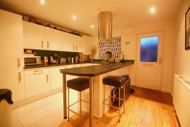 Thumbnail Terraced house to rent in Woburn Close, London