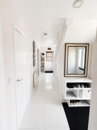 26, Sudbury Close, Romford photo 2
