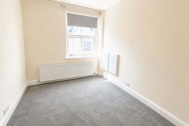 12A,, Westgate, North Yorkshire photo 4