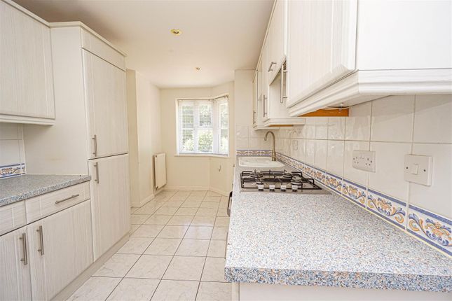 16, Ticehurst Close, Hastings photo 4