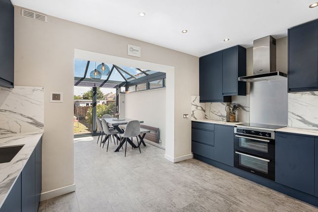 54, Ashford Avenue, Surrey photo 4