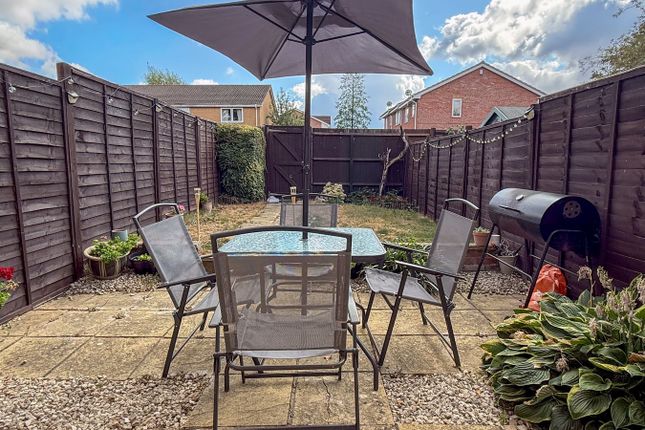 40, Pound Lane, Thatcham photo 3