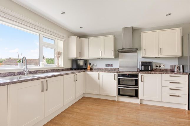 5, Winniford Close, Bridport photo 3