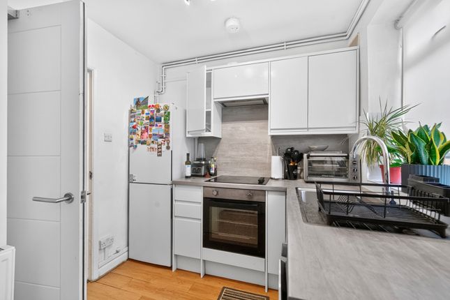 Flat 1, Rodenhurst Court,, Rodenhurst Road, London photo 3