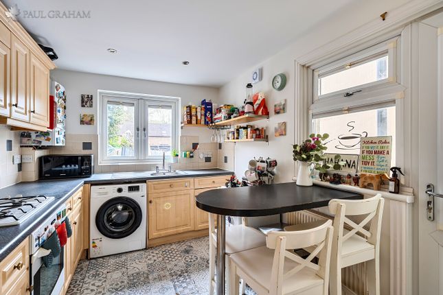 4, Shorts Road, Carshalton photo 4