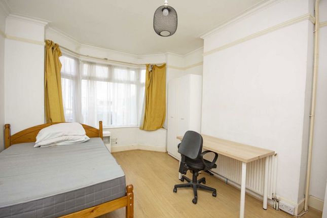 9, Wroughton Terrace, London photo 5