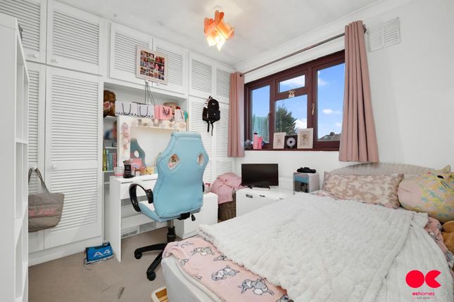 Harwood Avenue, Hornchurch photo 4