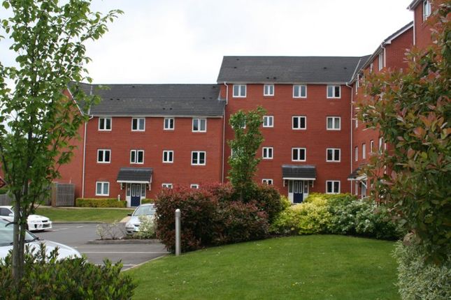 Thumbnail Flat to rent in Gloucester Close, Redditch, Redditch