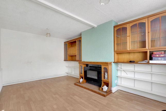 76 Mottram Road, Nottingham photo 3