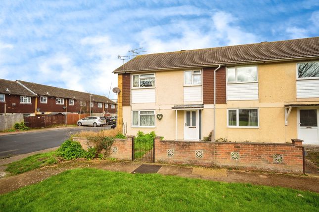 End terrace house for sale in Leaveland Close, Ashford
