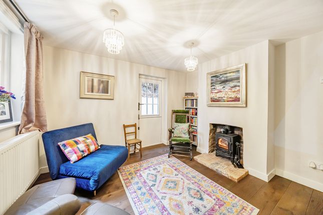 9, Bourne Grove, Lower Bourne, Farnham photo 3