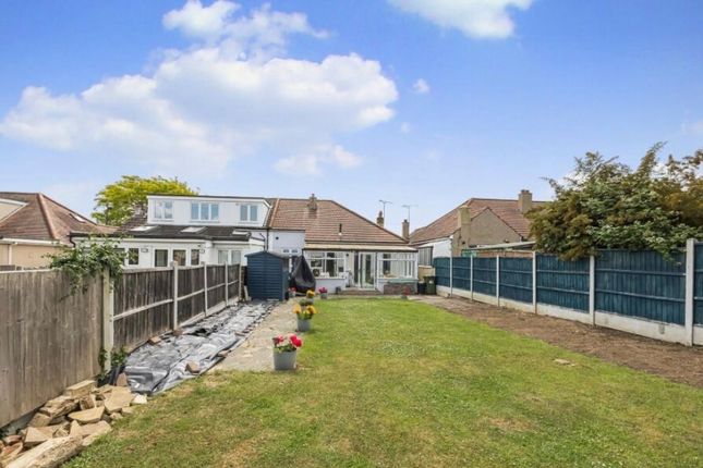 2-bed house on 17, Heather Gardens, Greater London, £525,000