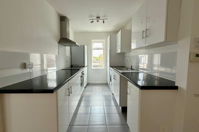 94a South Coast Road, Peacehaven photo 3