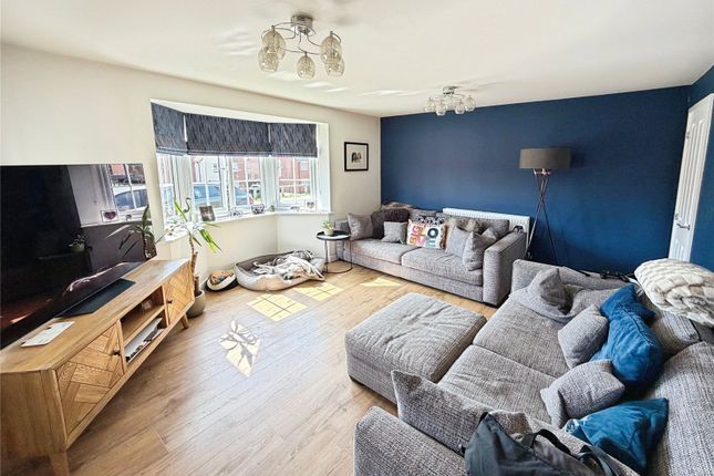19, Blackbird Grove, Doncaster photo 2