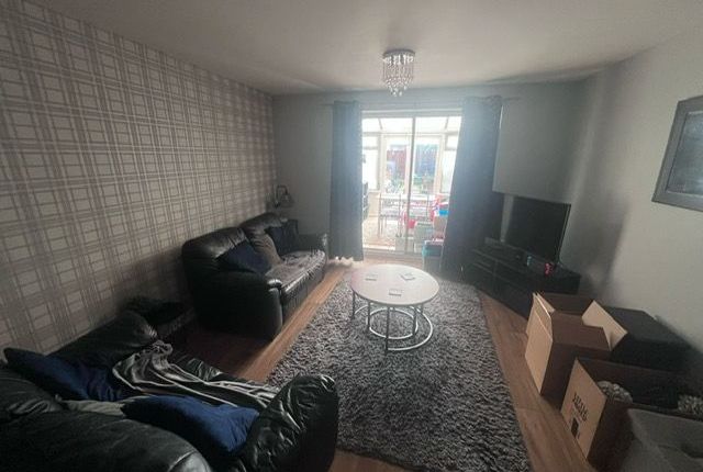 29 Ironbridge Drive, Newcastle-under-Lyme photo 3