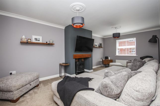 100, Linden Avenue, Rushden photo 4
