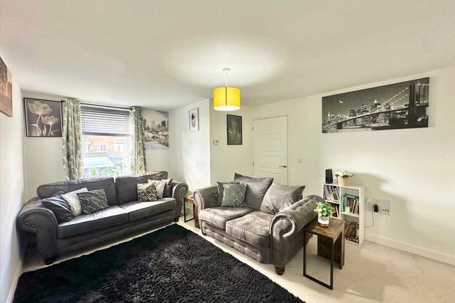 9, Gum Tree Close, Nottingham photo 4