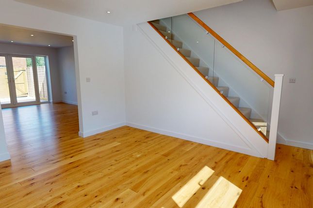 88a, Caernarvon Road, Cheltenham photo 3