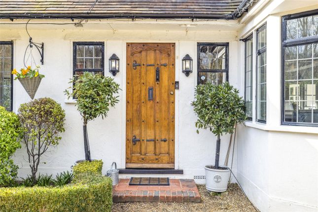 Woodhatch,, Green Dene, East Horsley photo 3