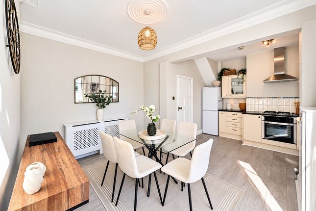 53, Summerlands Avenue, London photo 4