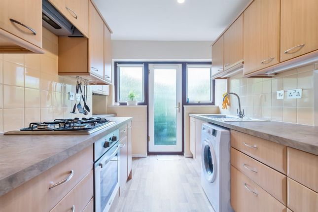 18 Hawthorn Way, Hawthorn Way, Storrington photo 4