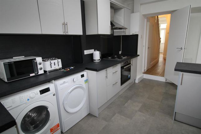 Room 4, 5, Queen Street, Pontypridd photo 2