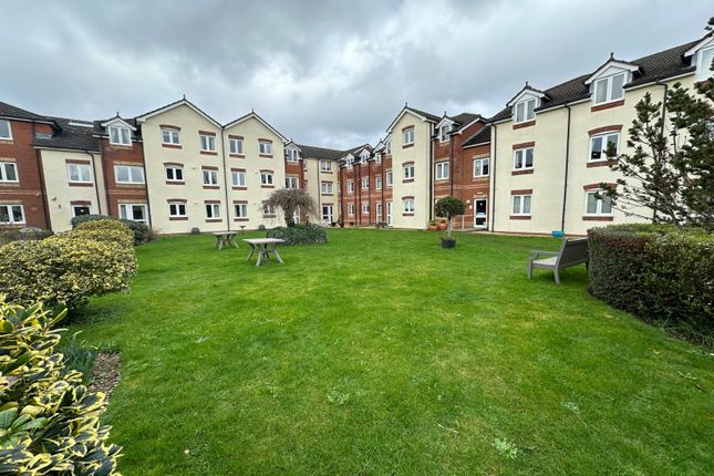 Flat for sale in Ackender Road, Alton, Hampshire