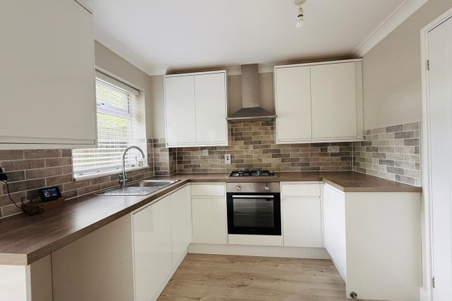 27 Wildman Close, Parkwood, Kent photo 3