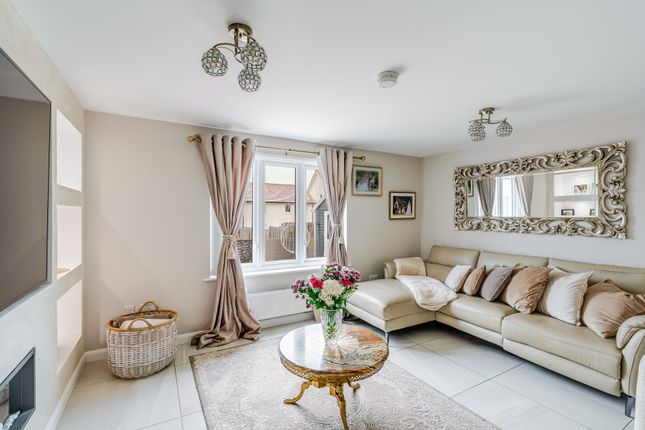 15, Gardyveen Court, Roslin photo 3