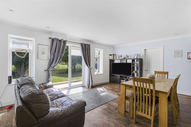 29, High Road, Stapleford photo 3