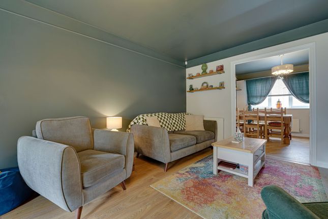 12 Crofton Wynd, Airdrie photo 3