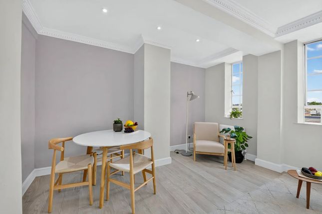 784, Chelsea Cloisters, Sloane Avenue, London photo 4