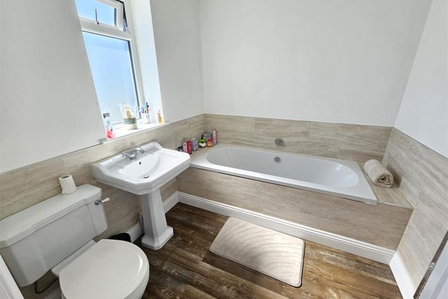 Bathroom.Jpg