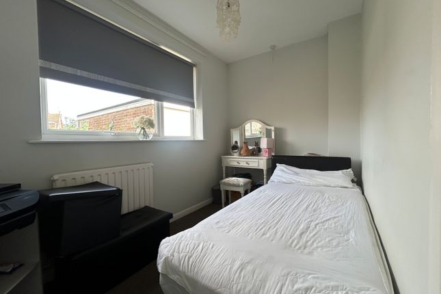 113, Shire Road, Corby photo 5