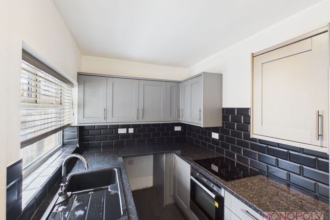 24 Trinity Street, Wrexham photo 2