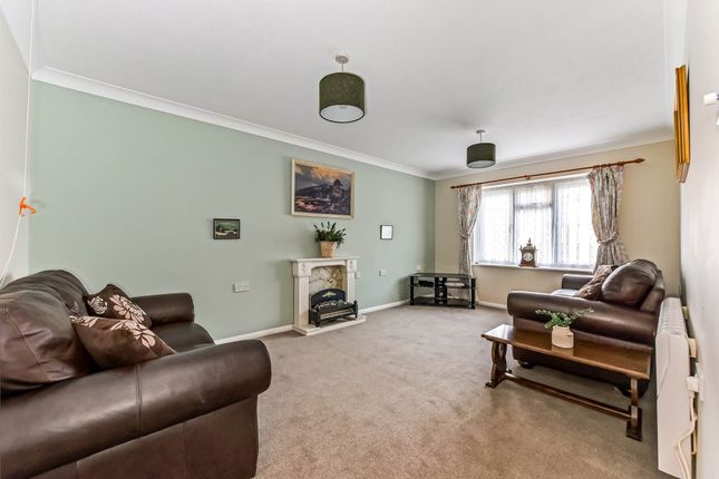 47, Windmill Court, Chichester photo 2