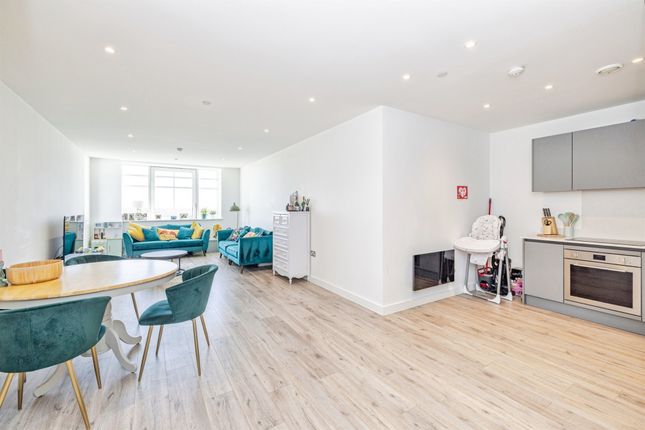 Flat 145, Yeatman Court, 1, Cherry Tree Road, Watford photo 2