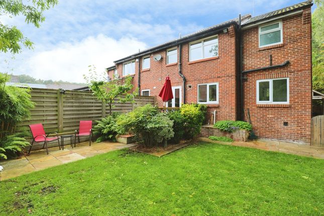 19, Norwood Grove, Harrogate photo 2