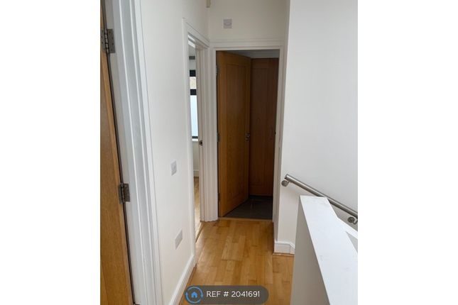 Terraced house to rent in Lincoln Mews, London