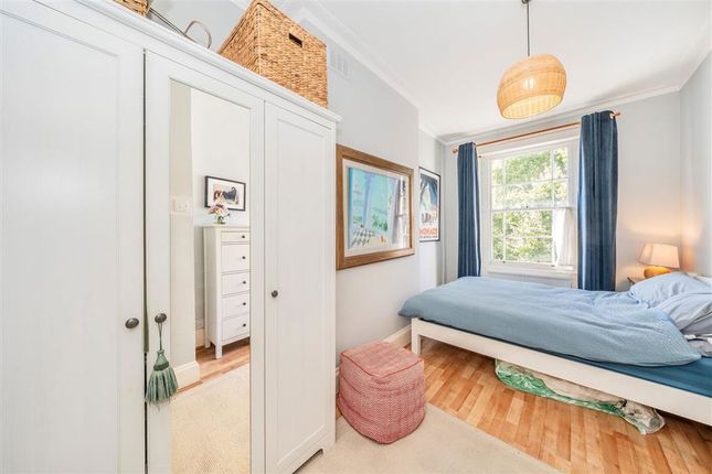 Flat 3, 3, Oakley Street, London photo 3