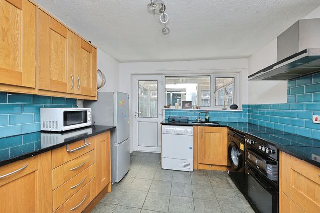 2, Elm Close, Dereham photo 4