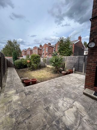 Laburnum Road, Denton photo 4