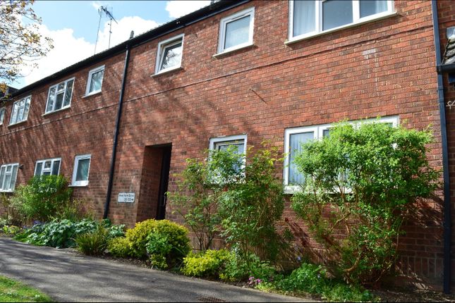 1 bed flat for sale in New Farm Drive, Abridge, Romford RM4