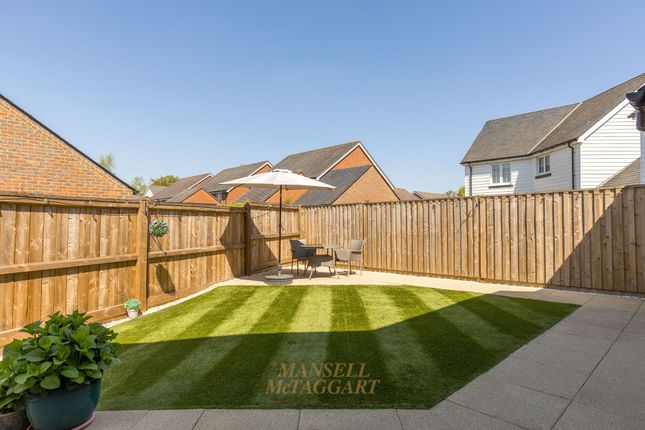 3 Brougham Lane, Crawley photo 4