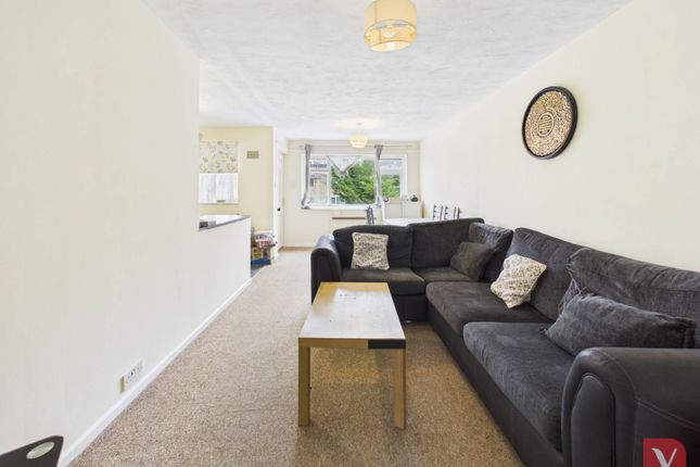 7, Malzeard Court, Luton photo 4