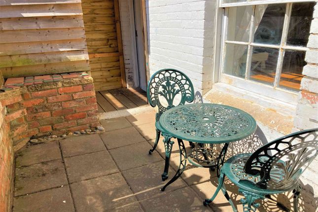Flat for sale in Lincoln Road, Dorking