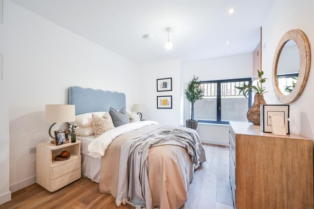 Flat 1 Holland Court, 37, Cottenham Park Road, West Wimbledon photo 4