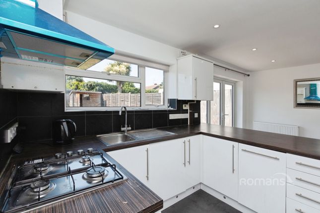 7, Blunden Road, Hampshire photo 4