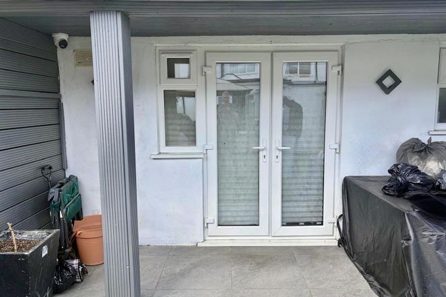 73B, Meadowbank Road, London photo 2