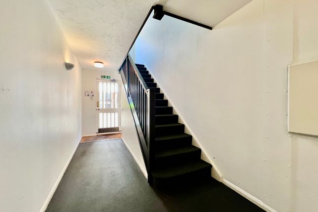 70, Granville Place, Pinner photo 5